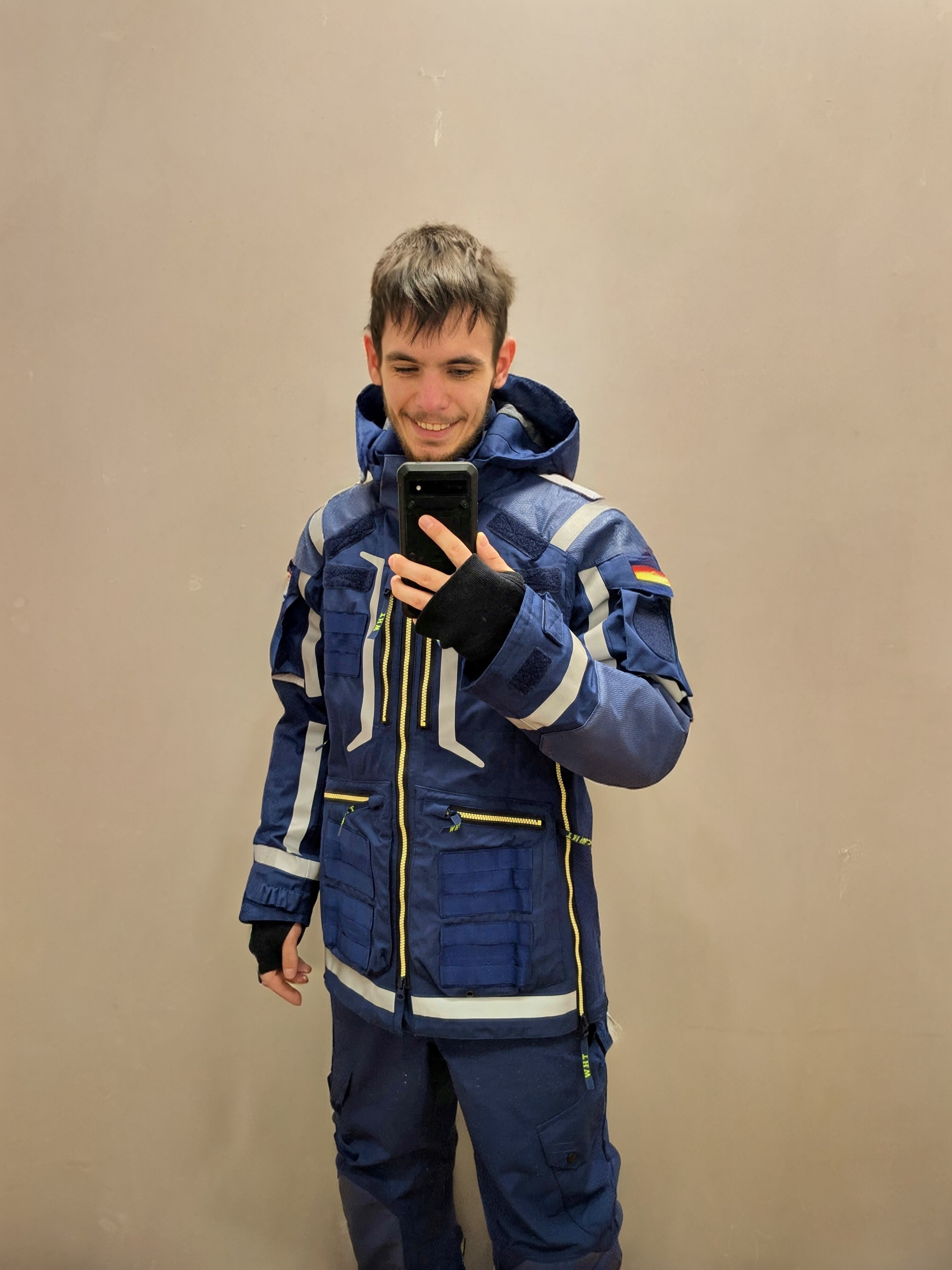 THW Mirror Selfie